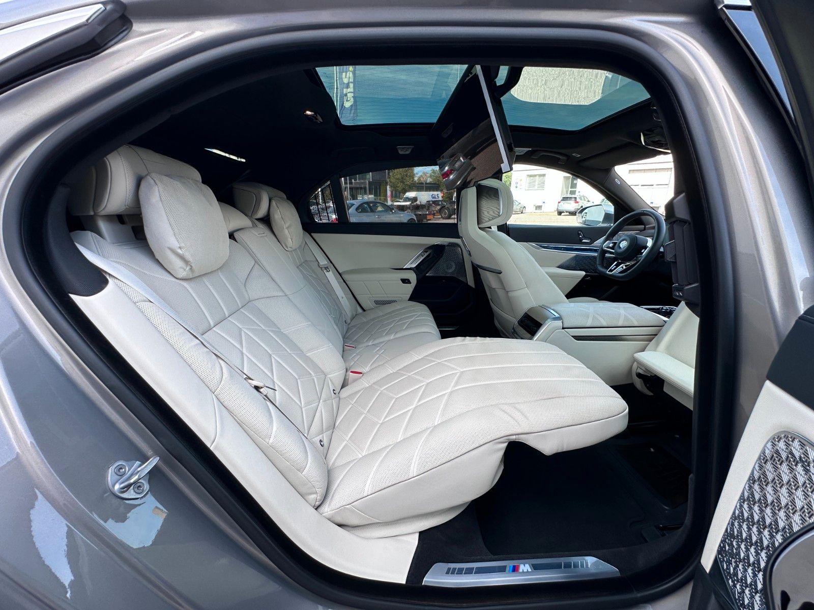 Fahrzeugabbildung BMW 740d xDrive M Sport |Mwst.ausweisbar|VOLL