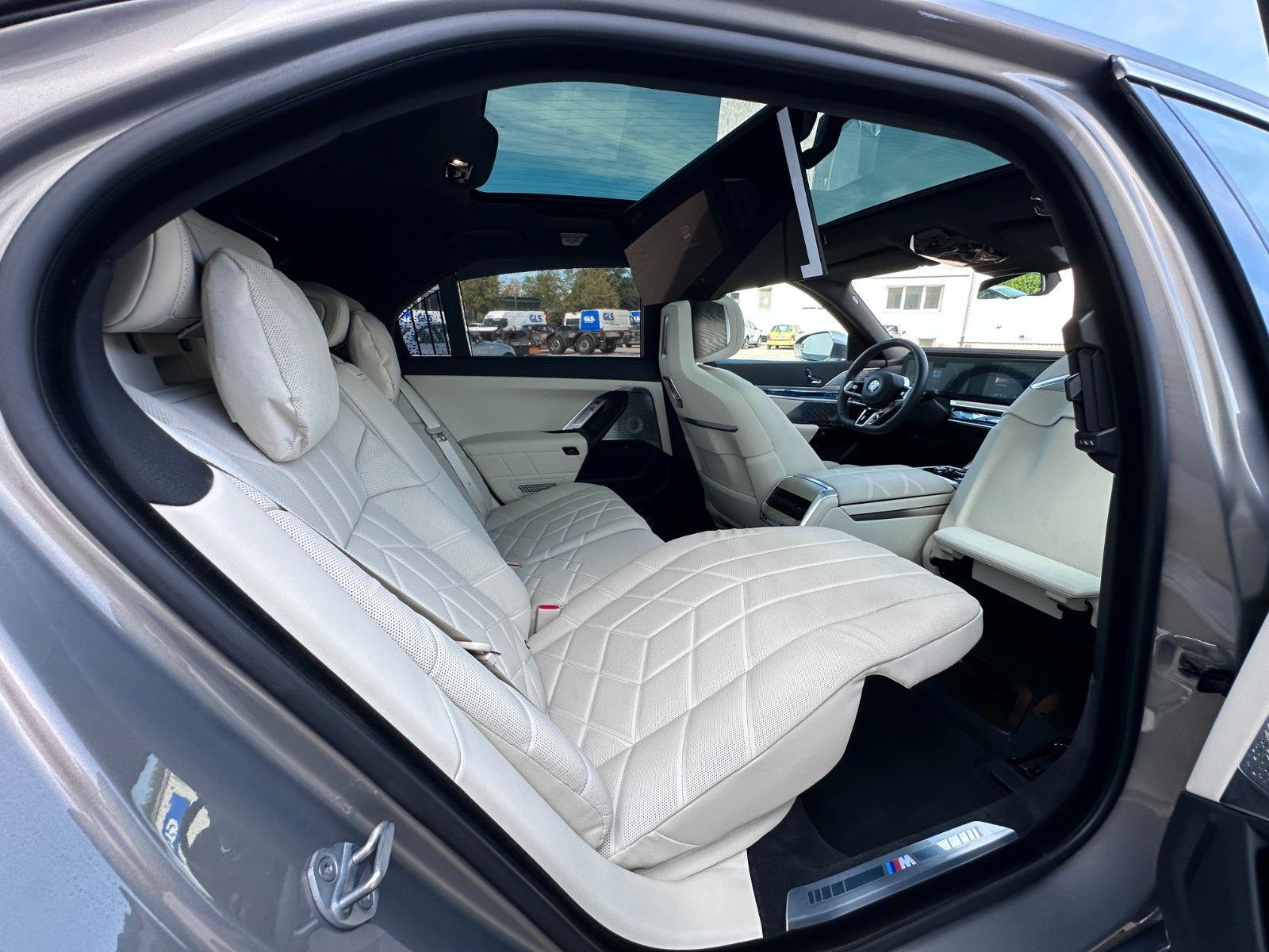 Fahrzeugabbildung BMW 740d xDrive M Sport |Mwst.ausweisbar|VOLL