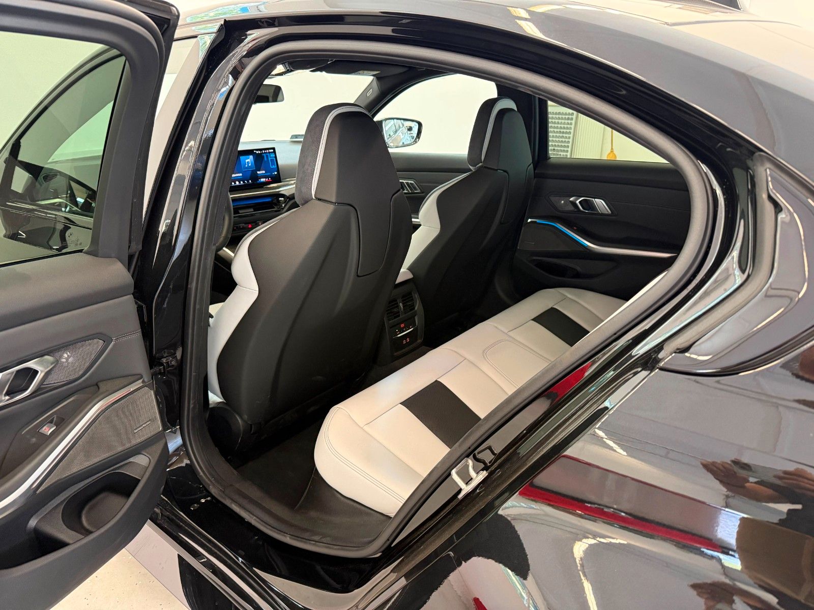 Fahrzeugabbildung BMW M3 Limousine xDrive Competition M |MWST AUSWB.|