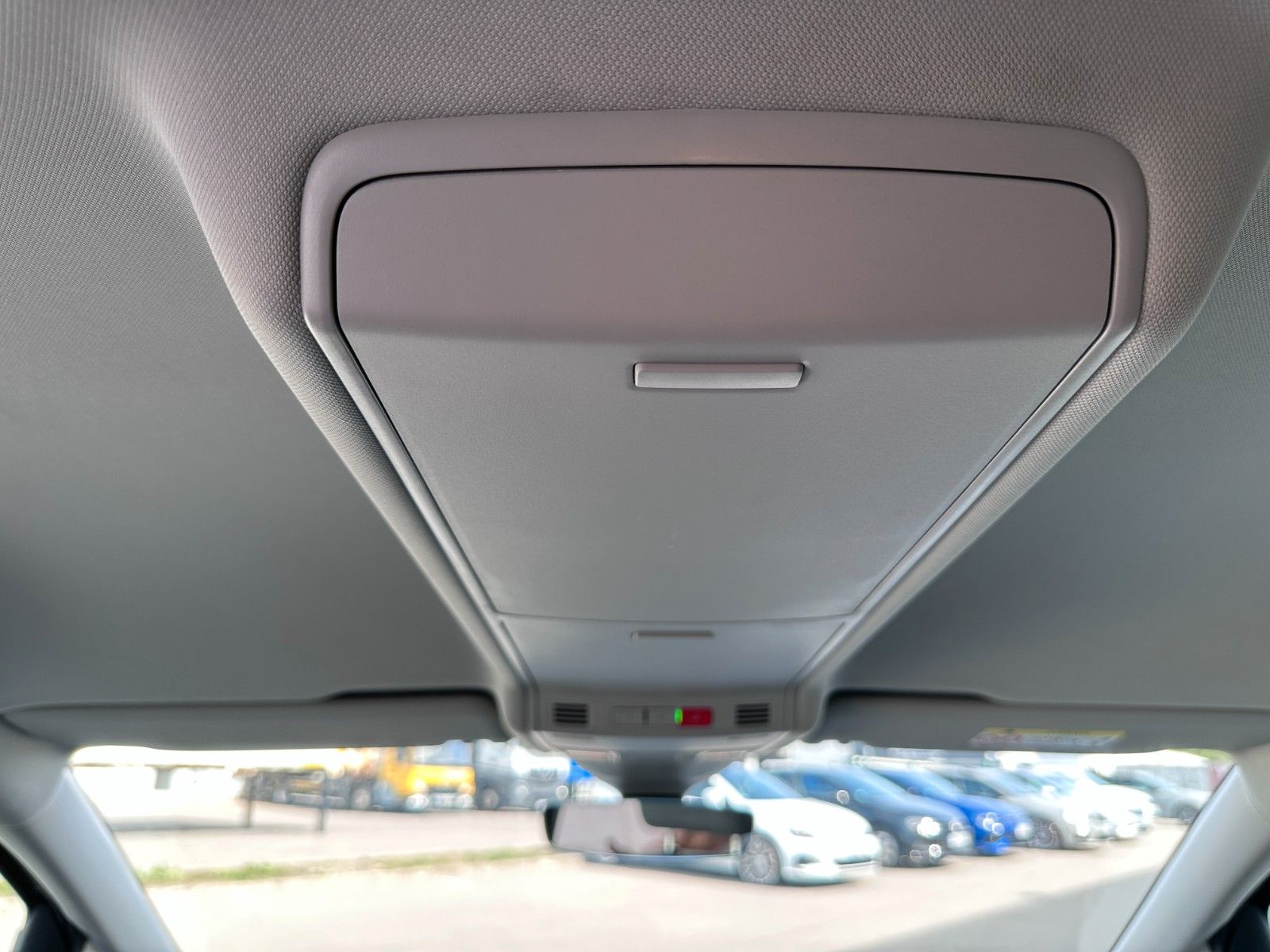 Fahrzeugabbildung Volkswagen Touran Comfortline DYNA.|AHK|7SITZ|DEUTSCHFZG|
