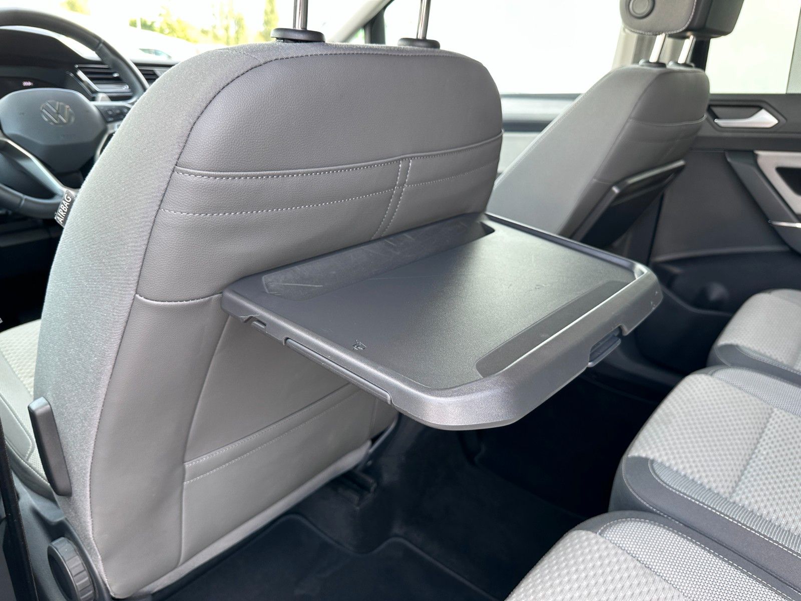 Fahrzeugabbildung Volkswagen Touran Comfortline DYNA.|AHK|7SITZ|DEUTSCHFZG|