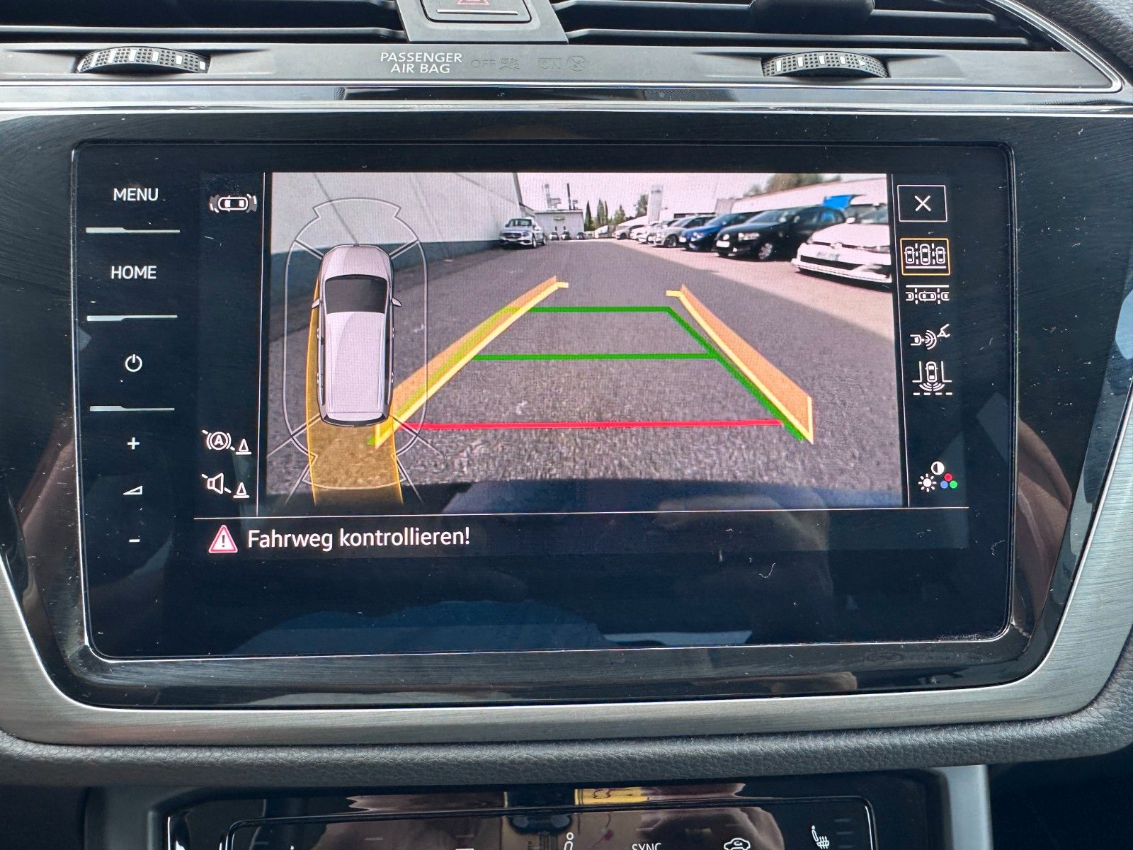Fahrzeugabbildung Volkswagen Touran Comfortline DYNA.|AHK|7SITZ|DEUTSCHFZG|