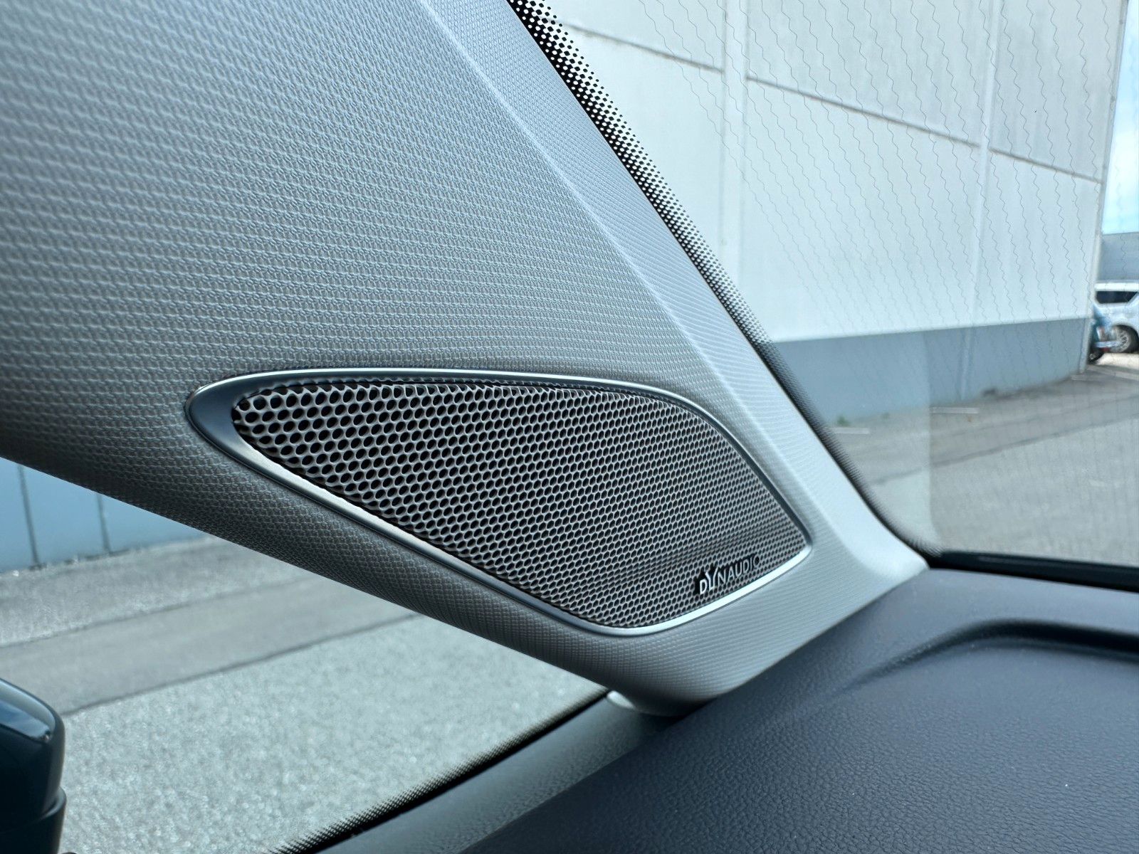 Fahrzeugabbildung Volkswagen Touran Comfortline DYNA.|AHK|7SITZ|DEUTSCHFZG|