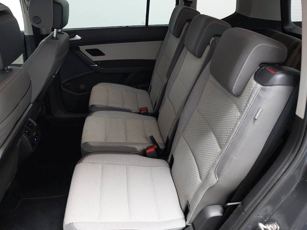 Fahrzeugabbildung Volkswagen Touran Comfortline DYNA.,AHK,7SITZ,DEUTSCHFZG