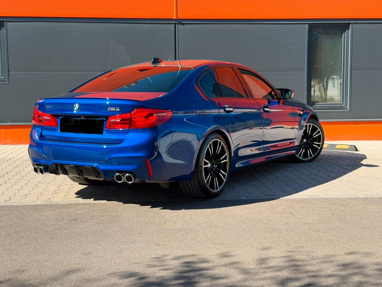 Fahrzeugabbildung BMW M5 Limousine |ACC|HUD|HARMAN|MASSAGE|360|SOFTCL|