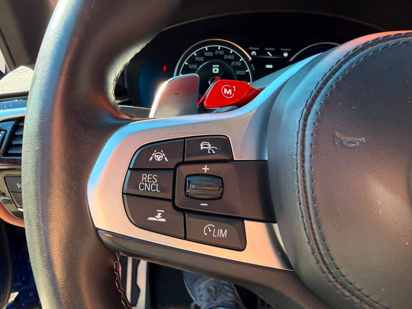 Fahrzeugabbildung BMW M5 Limousine |ACC|HUD|HARMAN|MASSAGE|360|SOFTCL|