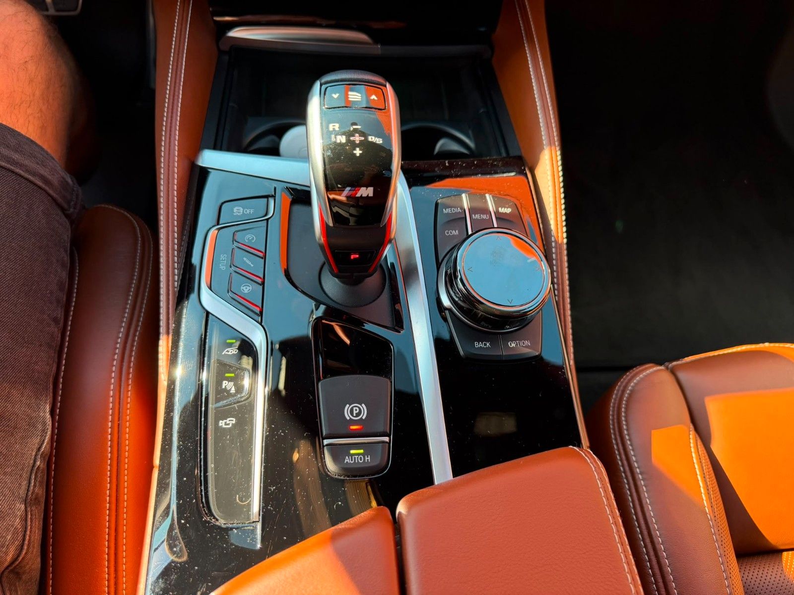 Fahrzeugabbildung BMW M5 Limousine |ACC|HUD|HARMAN|MASSAGE|360|SOFTCL|