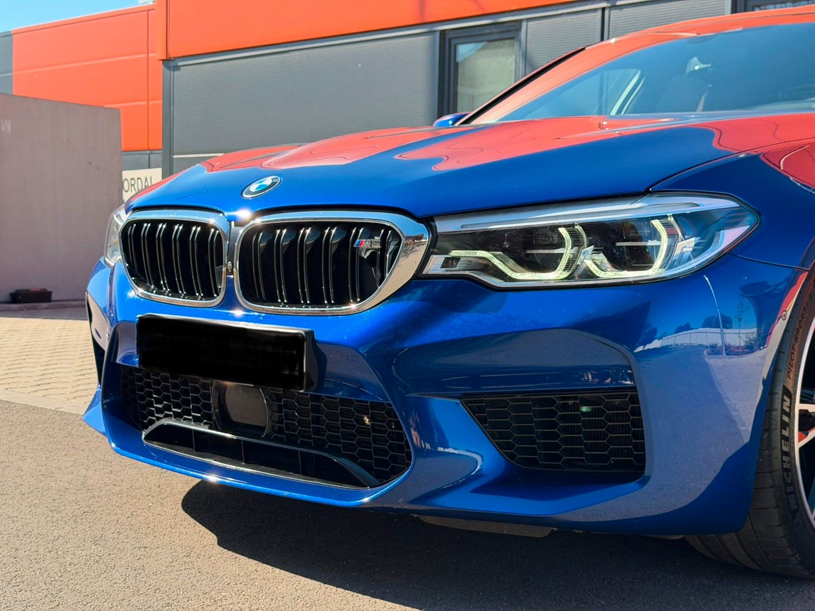 Fahrzeugabbildung BMW M5 Limousine |ACC|HUD|HARMAN|MASSAGE|360|SOFTCL|