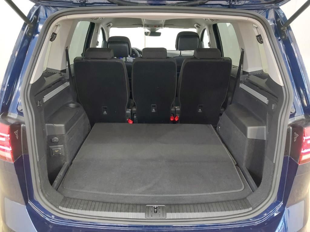 Fahrzeugabbildung Volkswagen Touran Comfortline 7 Sitz|DYNAUDIO|DEUTSCHES FZG