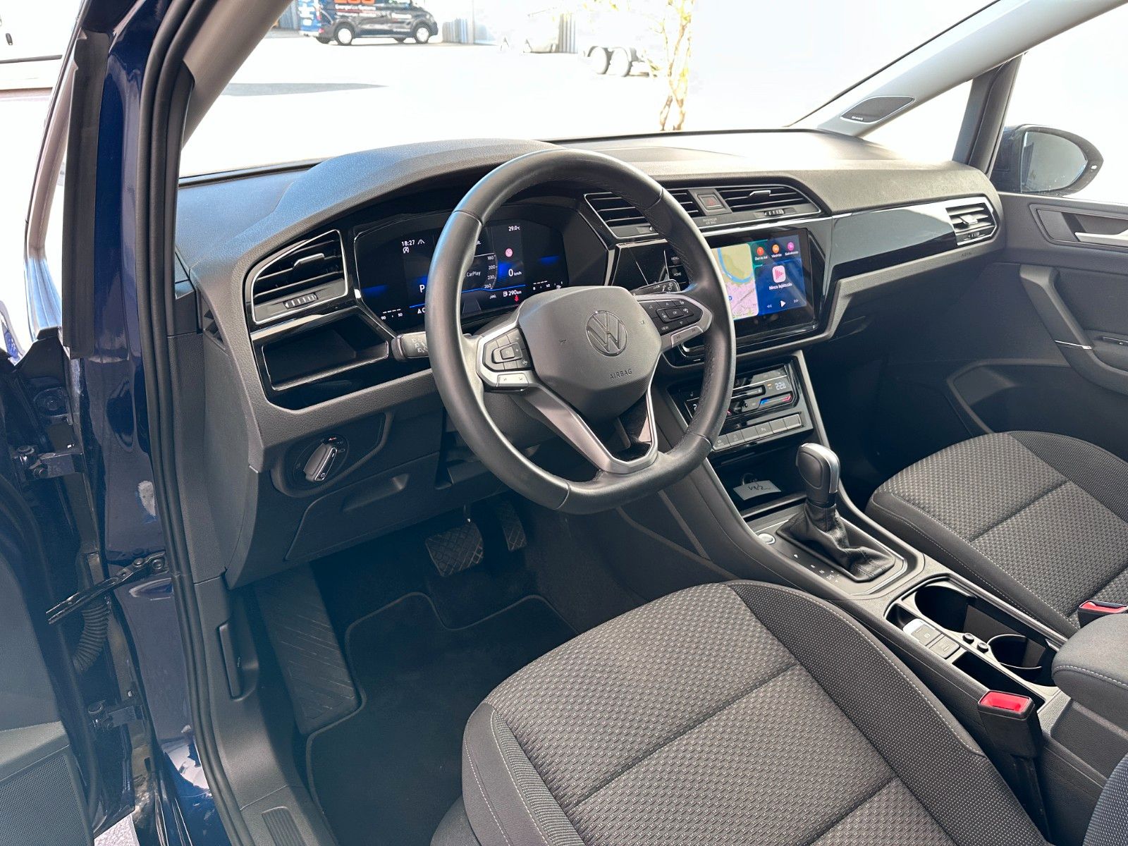 Fahrzeugabbildung Volkswagen Touran Comfortline 7 Sitz|DYNAUDIO|DEUTSCHES FZG