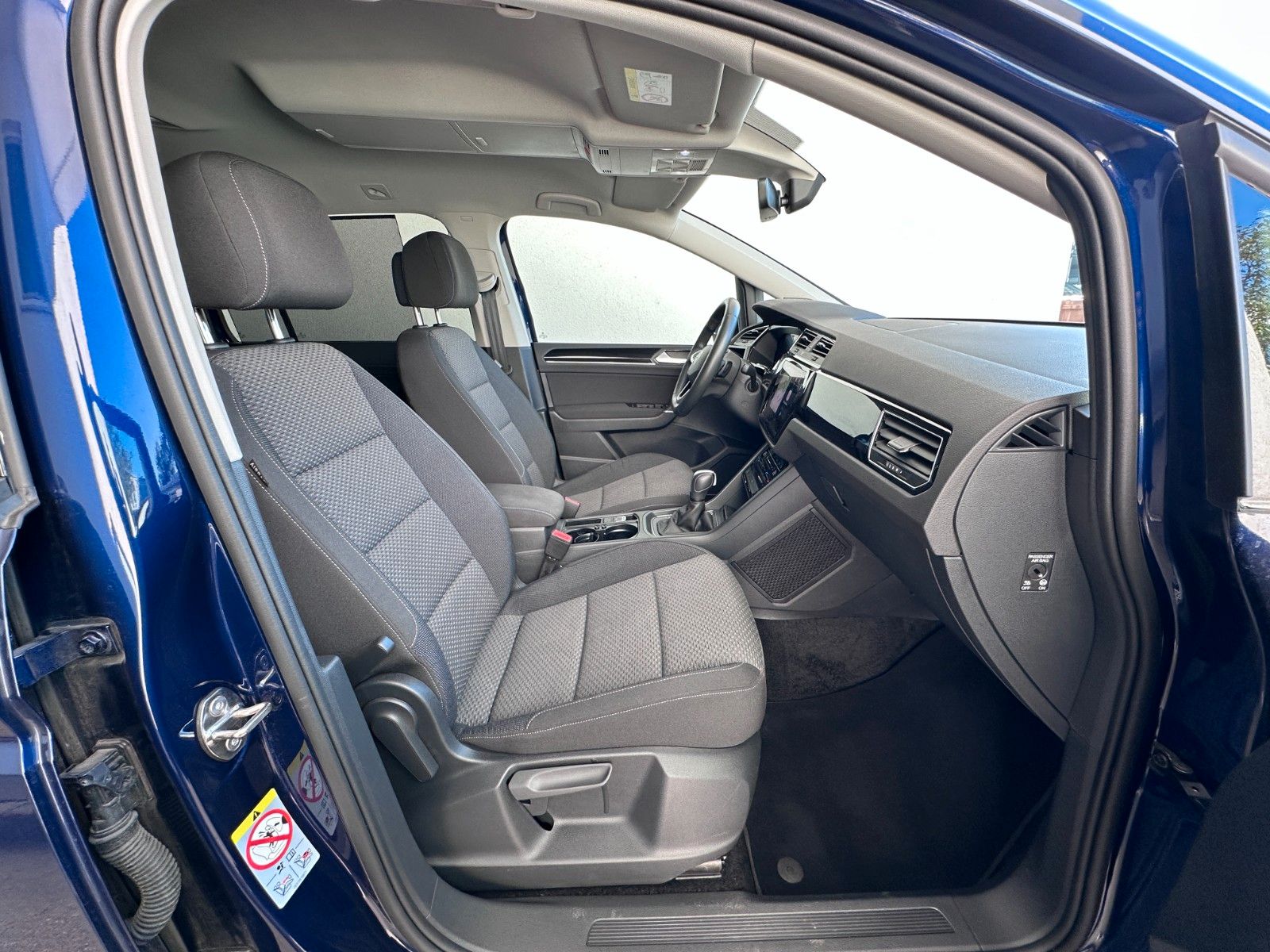 Fahrzeugabbildung Volkswagen Touran Comfortline 7 Sitz|DYNAUDIO|DEUTSCHES FZG