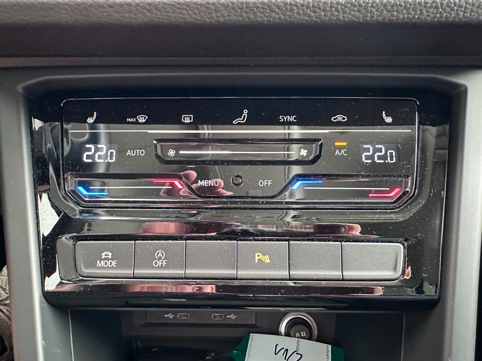 Fahrzeugabbildung Volkswagen Touran Comfortline 7 Sitz|DYNAUDIO|DEUTSCHES FZG