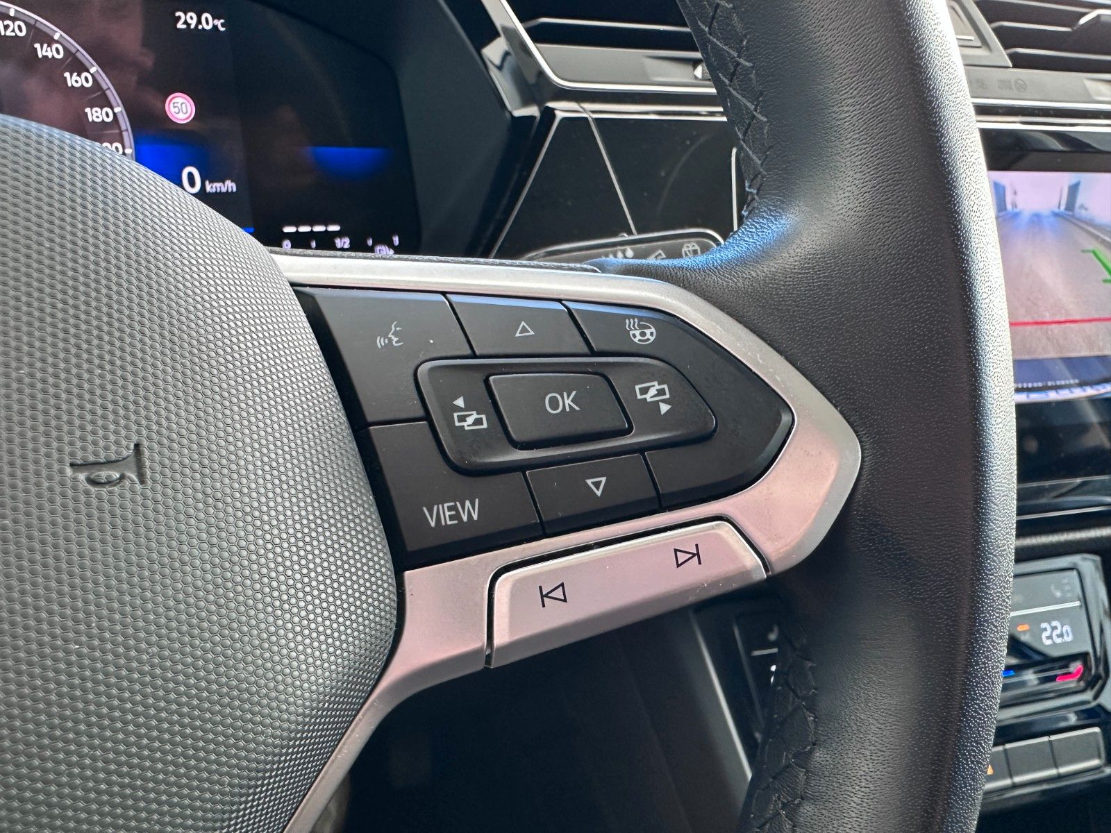 Fahrzeugabbildung Volkswagen Touran Comfortline 7 Sitz|DYNAUDIO|DEUTSCHES FZG