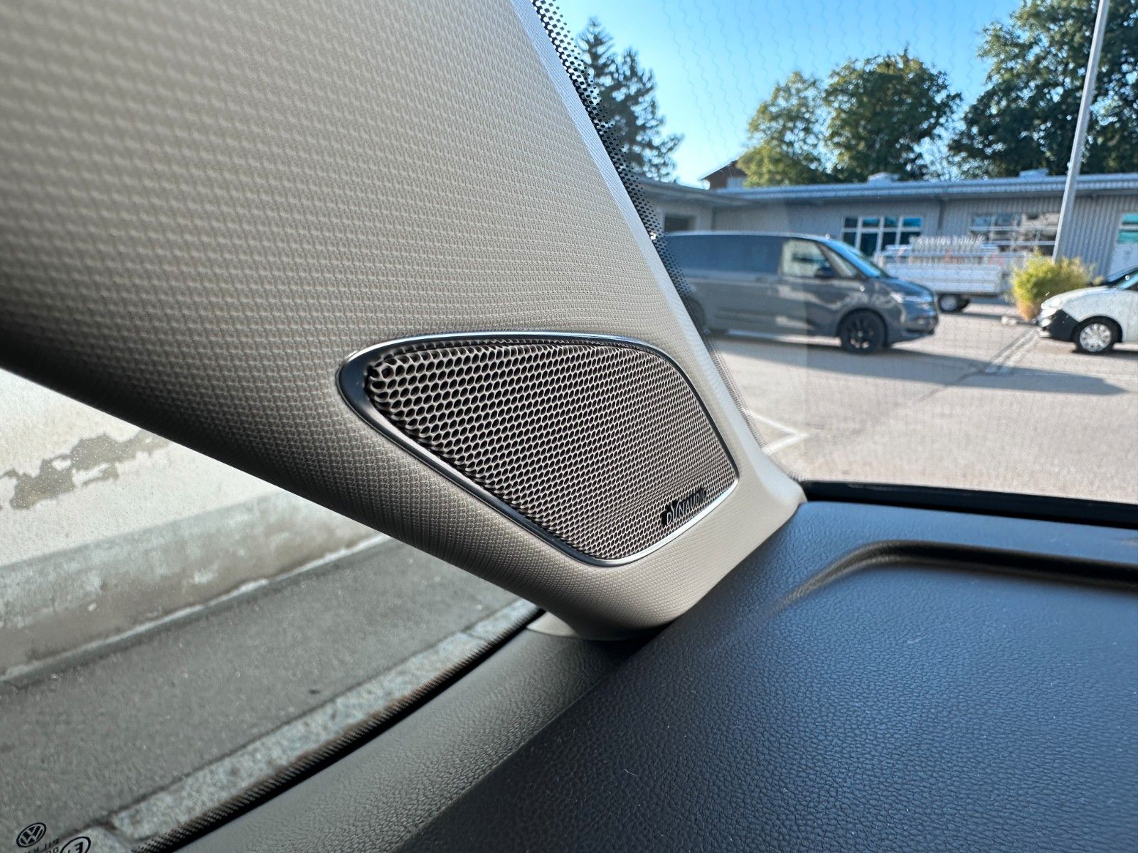 Fahrzeugabbildung Volkswagen Touran Comfortline 7 Sitz|DYNAUDIO|DEUTSCHES FZG
