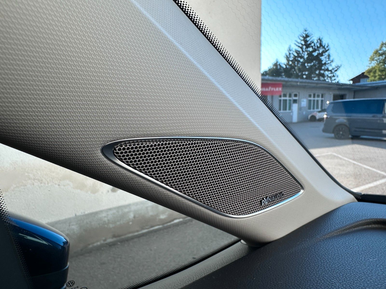 Fahrzeugabbildung Volkswagen Touran Comfortline 7 Sitz|DYNAUDIO|DEUTSCHES FZG