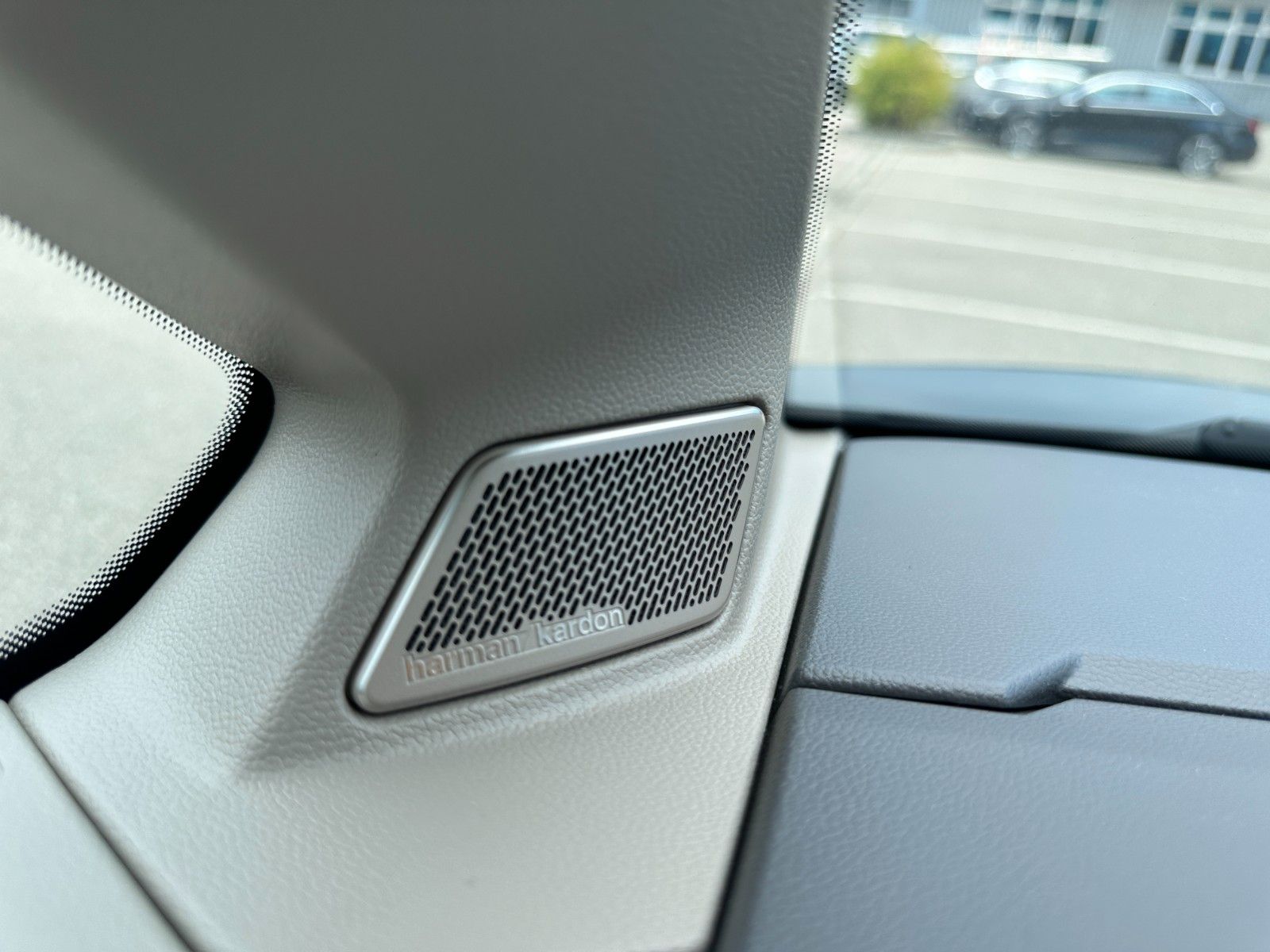 Fahrzeugabbildung Volkswagen T7 Multivan Edition Lang|Deutsch Fzg|UNFALLFREI