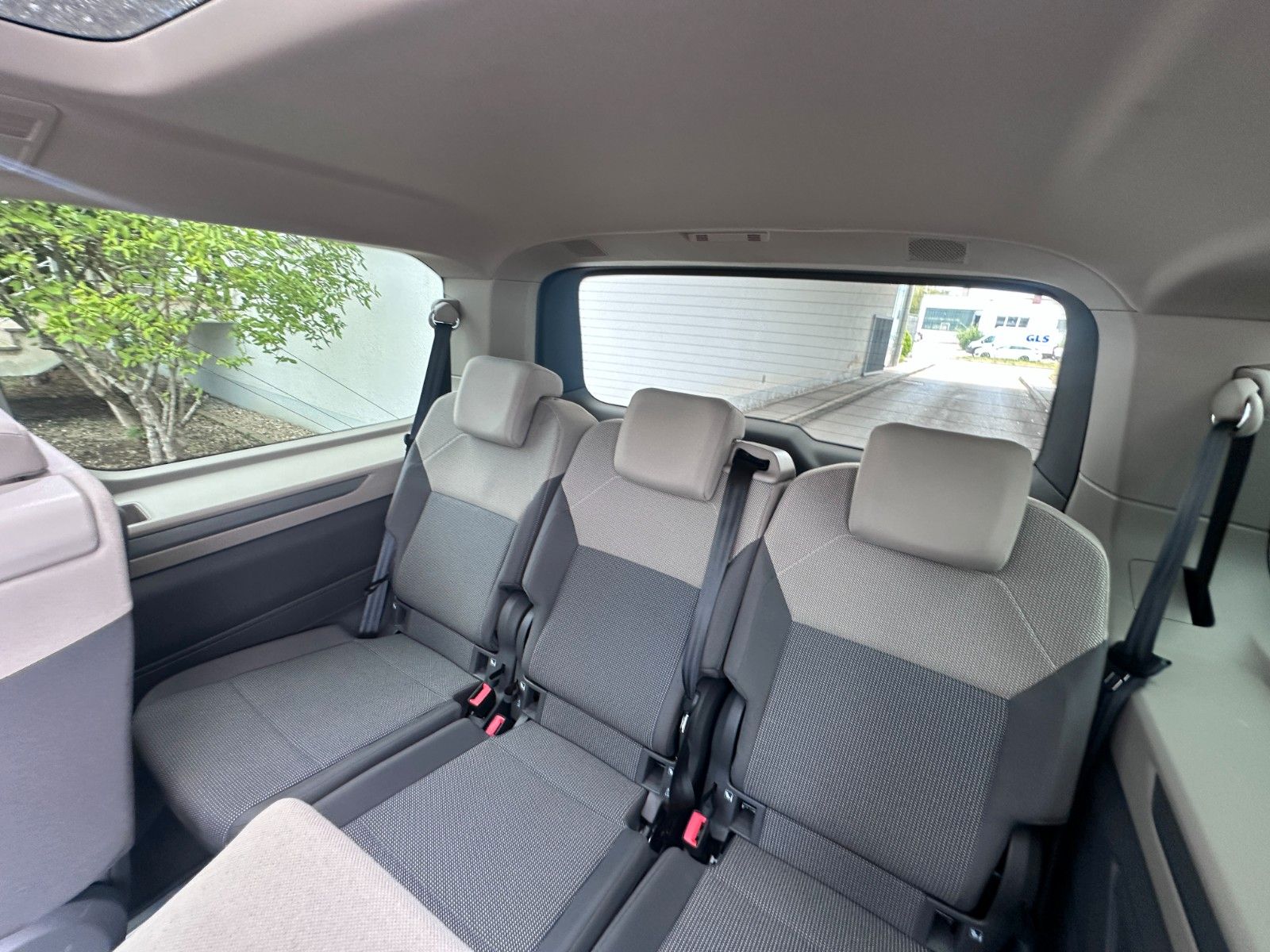 Fahrzeugabbildung Volkswagen T7 Multivan Edition Lang|Deutsch Fzg|UNFALLFREI