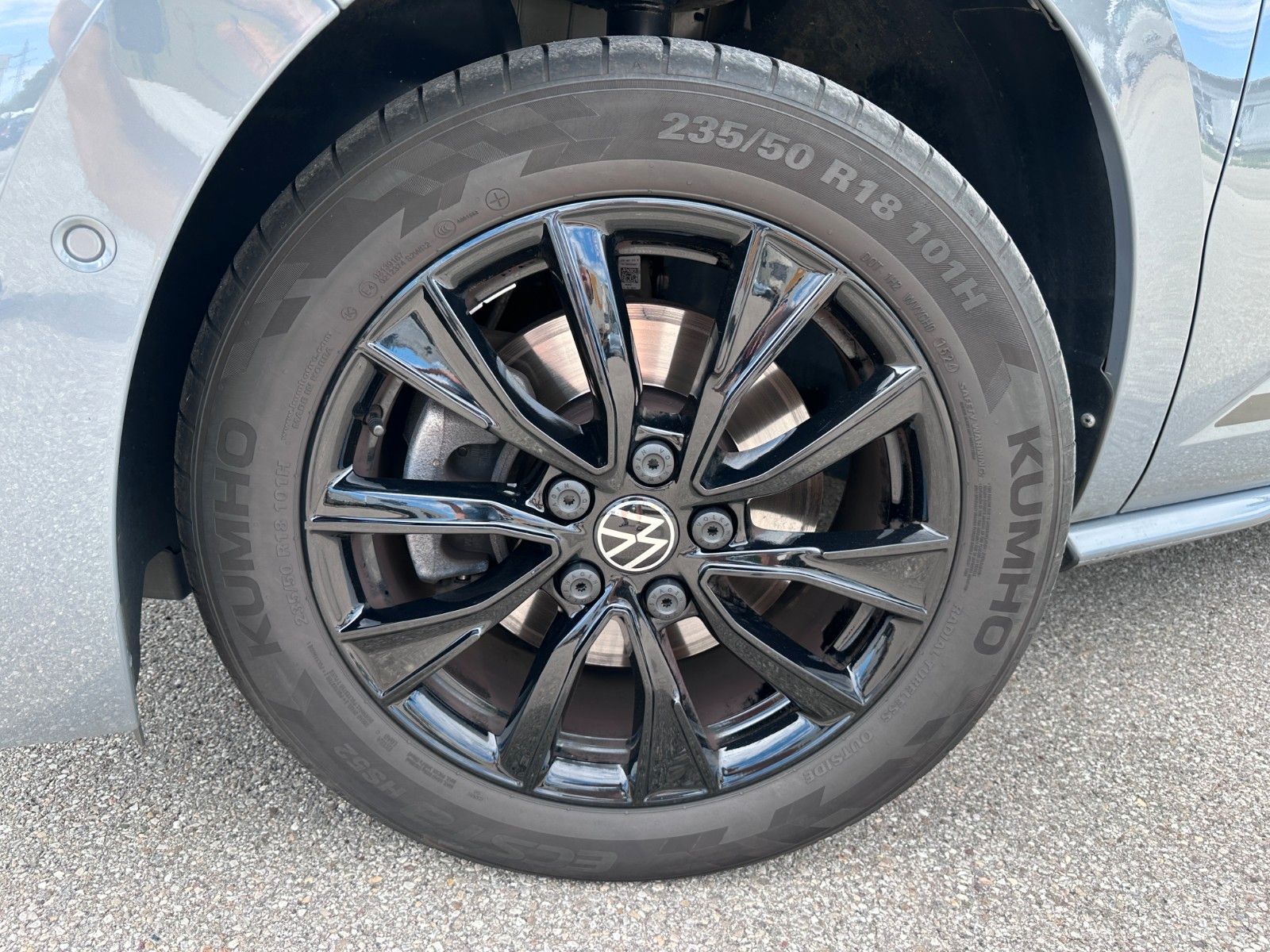 Fahrzeugabbildung Volkswagen T7 Multivan Edition Lang|Deutsch Fzg|UNFALLFREI
