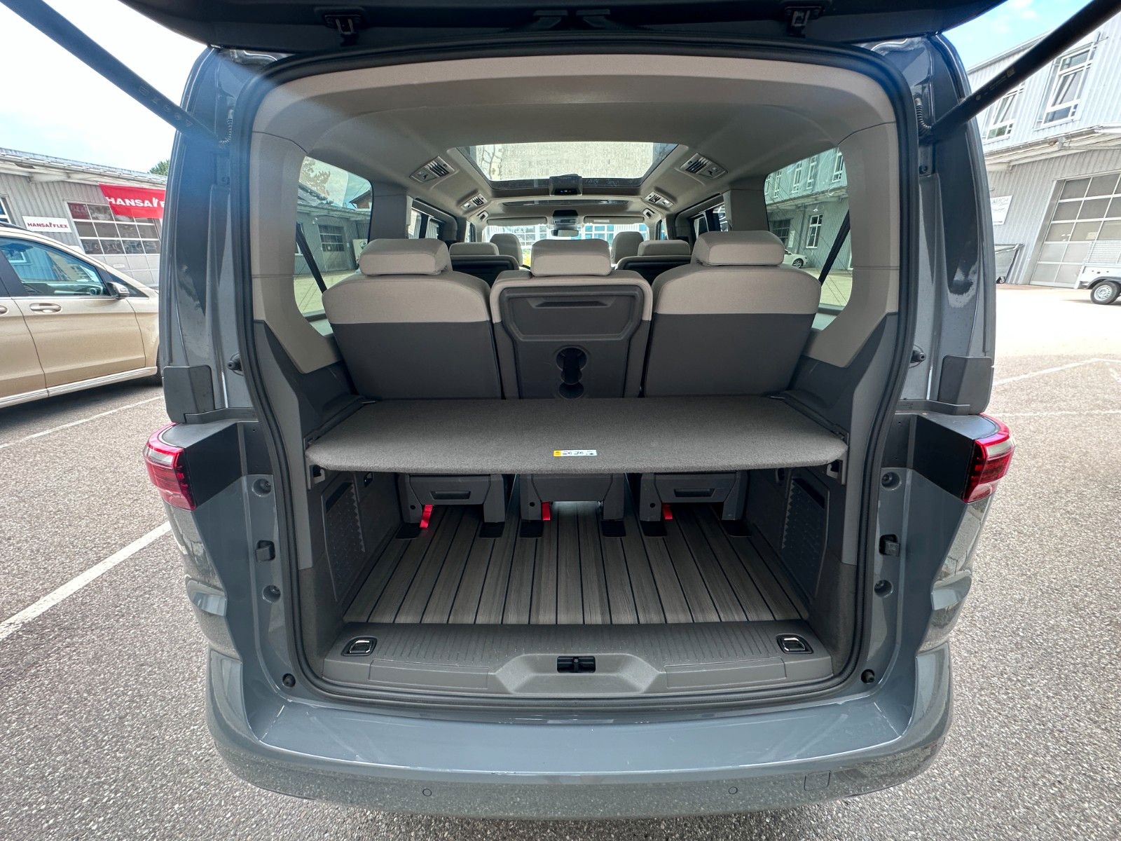 Fahrzeugabbildung Volkswagen T7 Multivan Edition Lang|Deutsch Fzg|UNFALLFREI