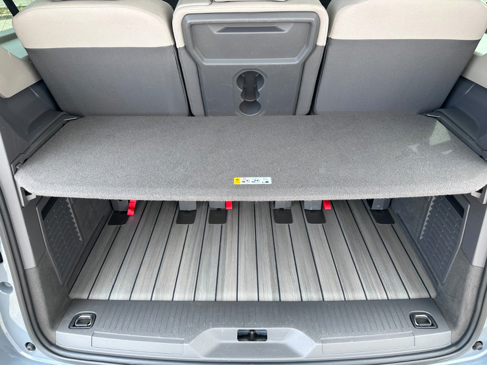 Fahrzeugabbildung Volkswagen T7 Multivan Edition Lang|Deutsch Fzg|UNFALLFREI