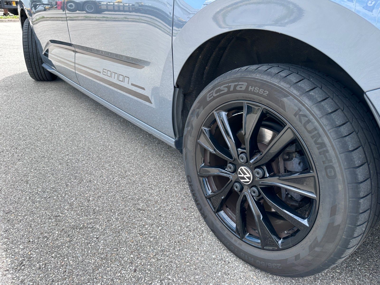 Fahrzeugabbildung Volkswagen T7 Multivan Edition Lang|Deutsch Fzg|UNFALLFREI