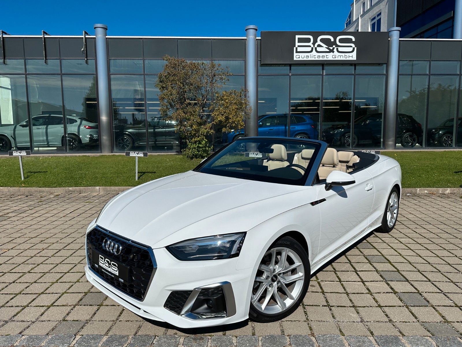 Fahrzeugabbildung Audi A5 Cabriolet 40 TFSI S line
