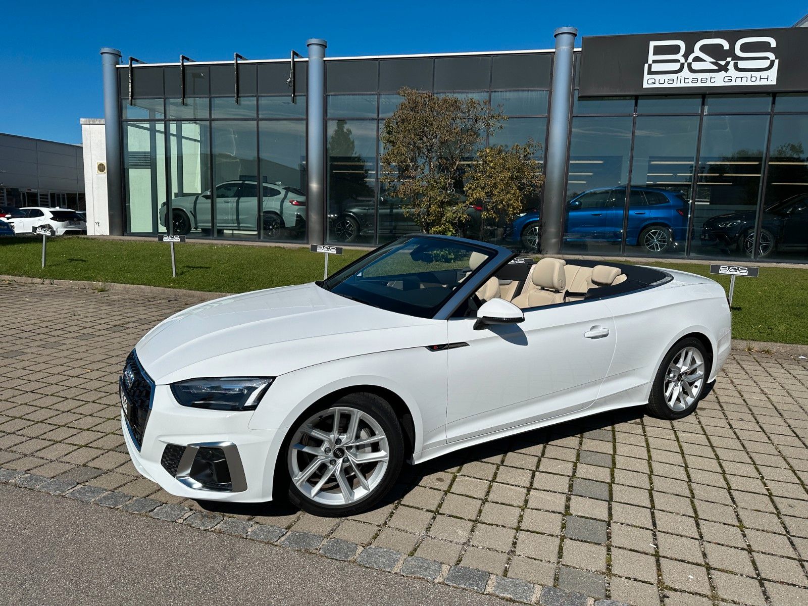 Fahrzeugabbildung Audi A5 Cabriolet 40 TFSI S line