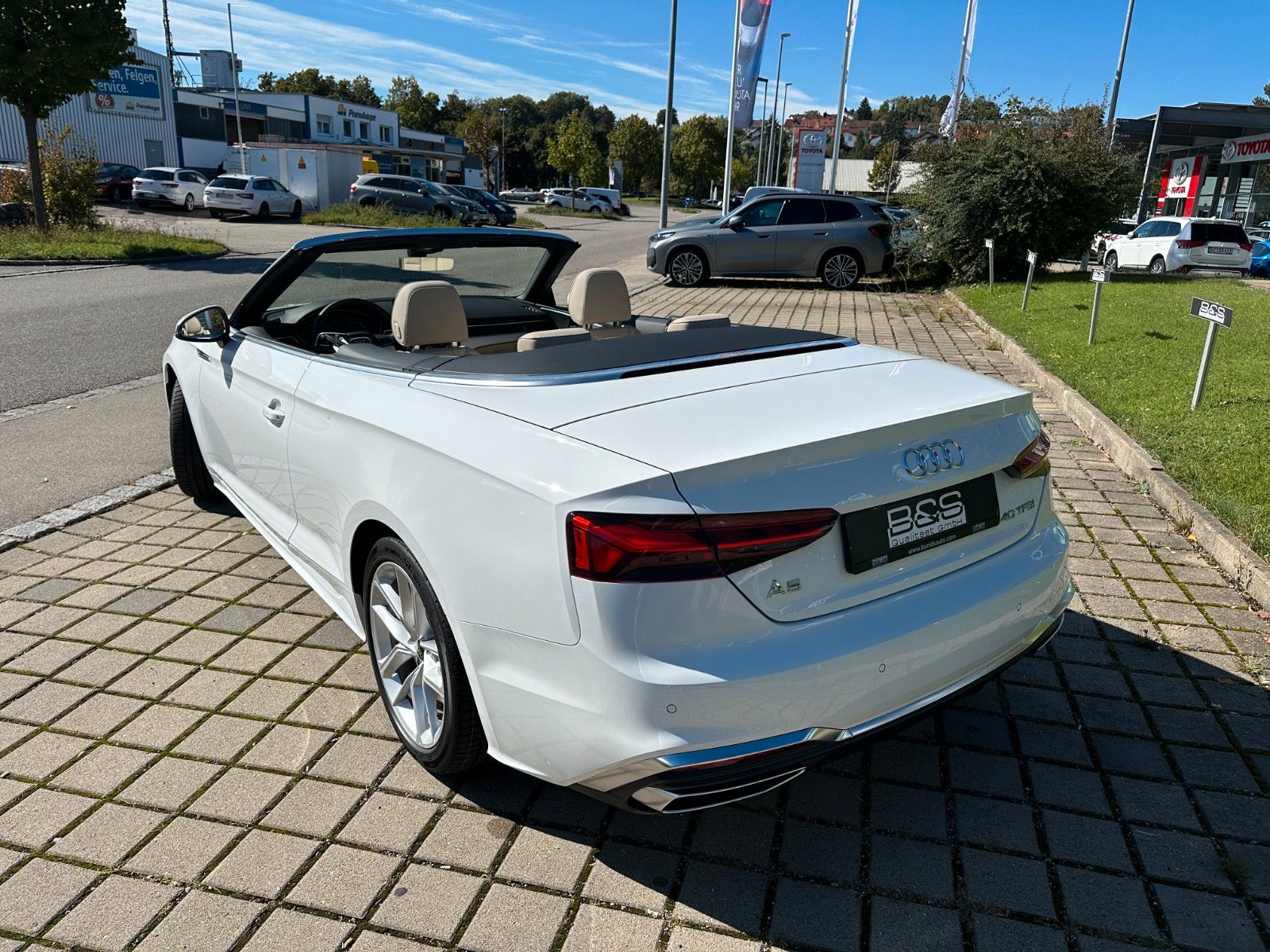 Fahrzeugabbildung Audi A5 Cabriolet 40 TFSI S line