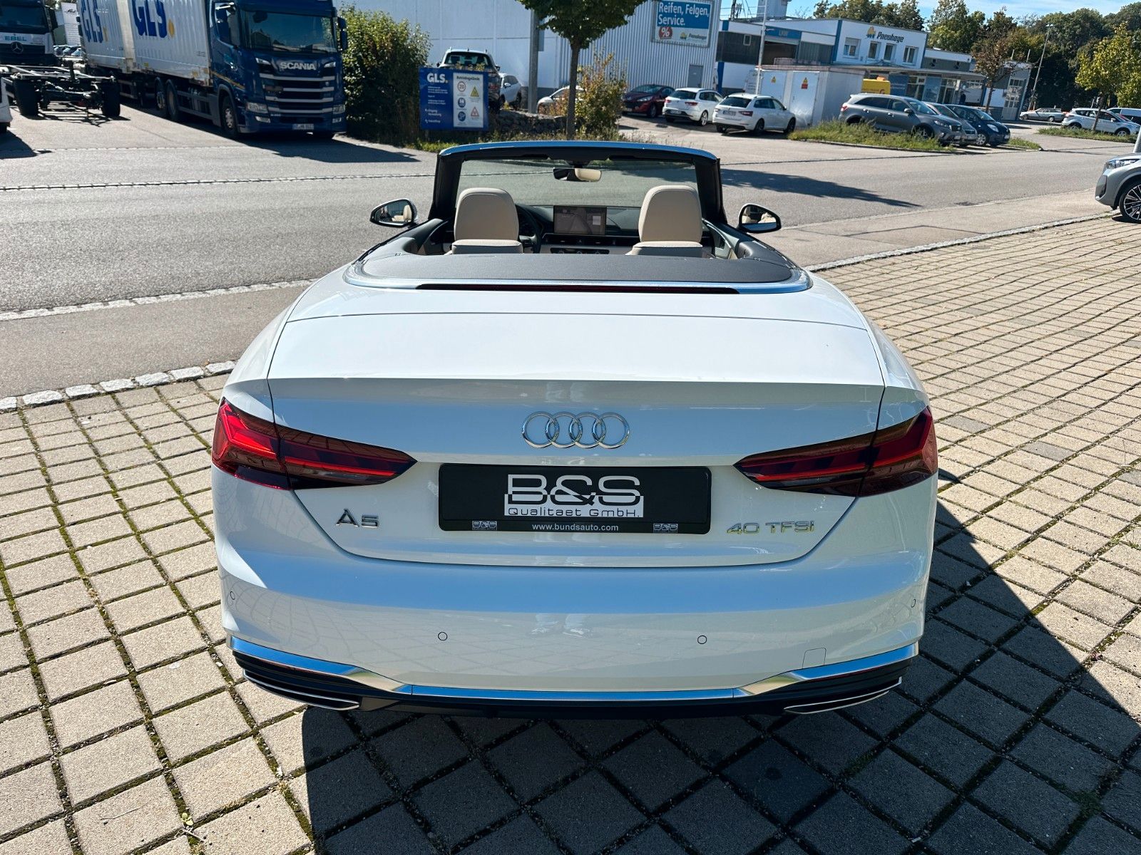 Fahrzeugabbildung Audi A5 Cabriolet 40 TFSI S line