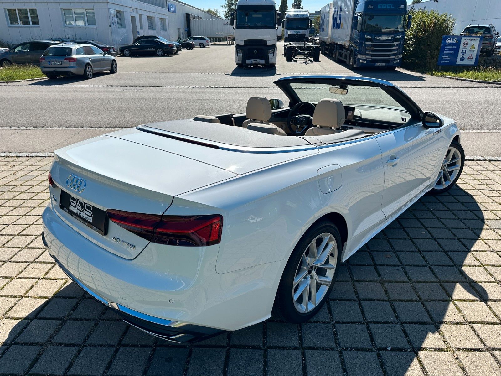 Fahrzeugabbildung Audi A5 Cabriolet 40 TFSI S line