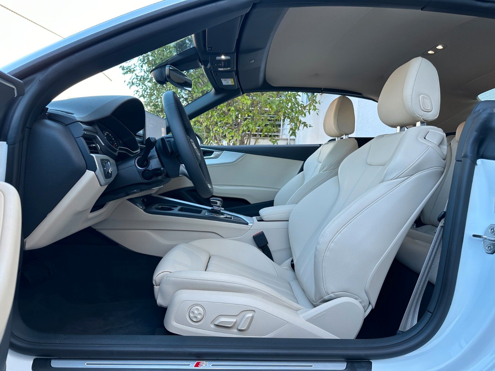 Fahrzeugabbildung Audi A5 Cabriolet 40 TFSI S line