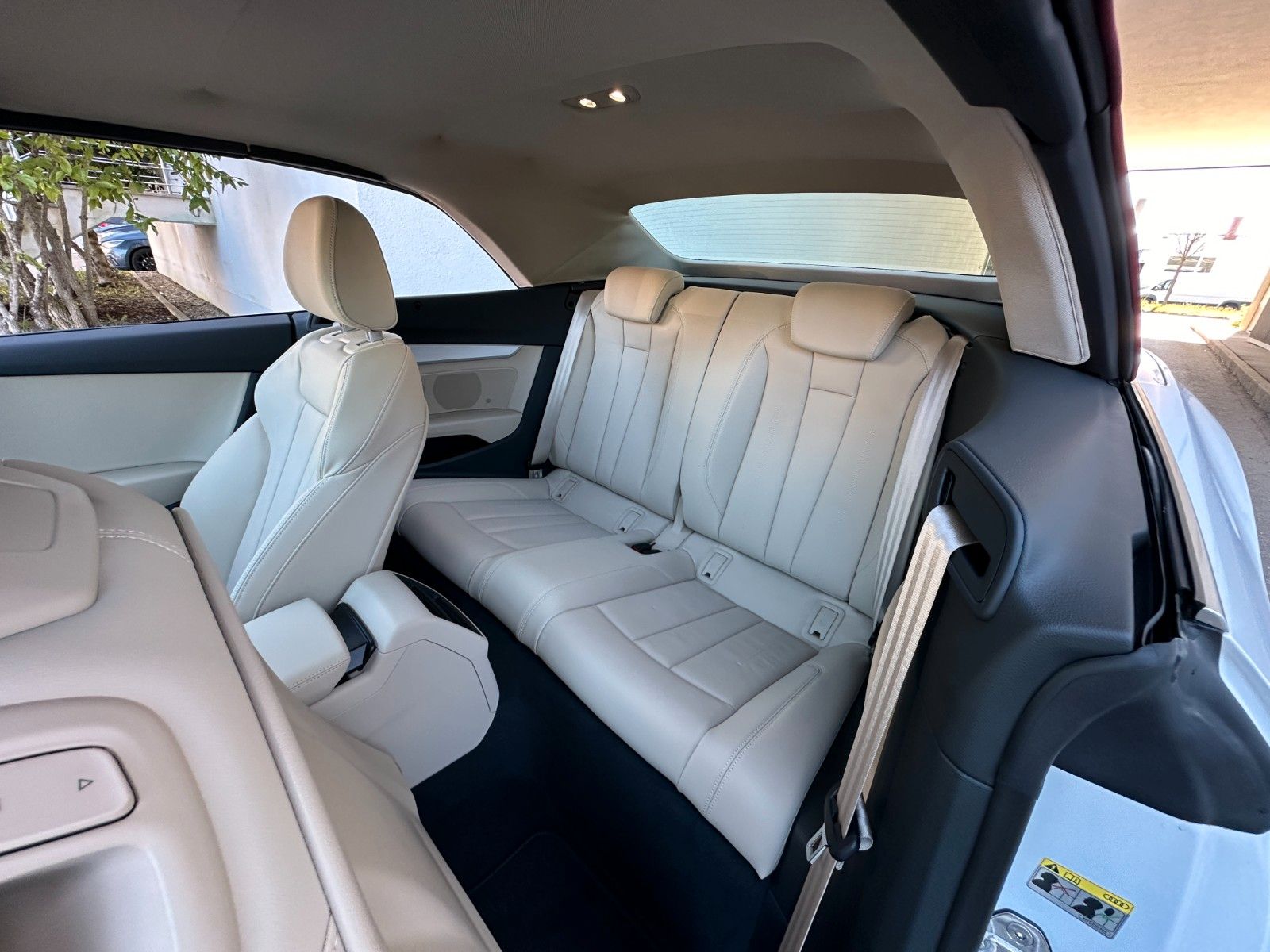 Fahrzeugabbildung Audi A5 Cabriolet 40 TFSI S line