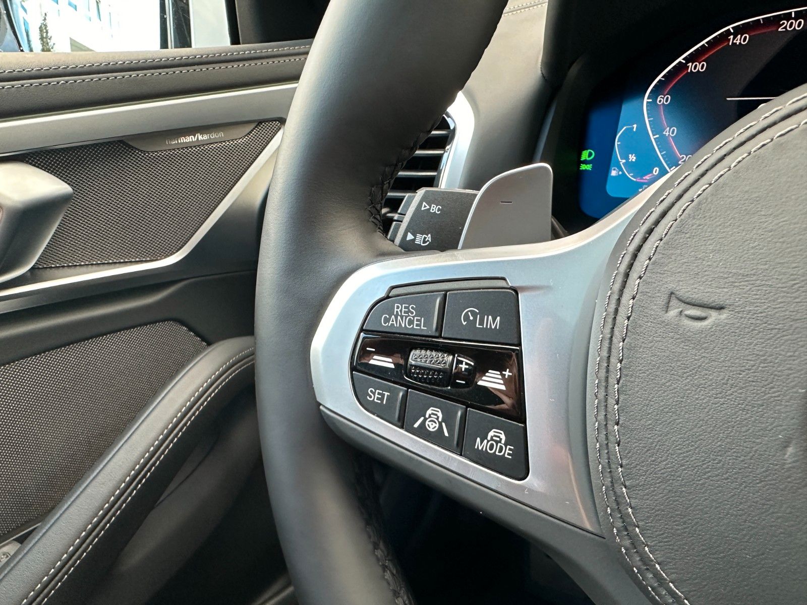Fahrzeugabbildung BMW 840i Gran Coupe MSport ACC,HUD,PANO,LASER,HARMAN