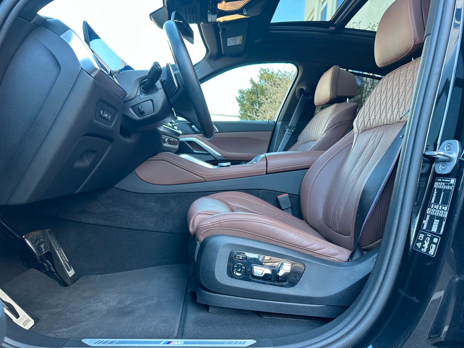Fahrzeugabbildung BMW X6 30d xDrive MSport ACC,HUD,PANO,H&K,LUFT,Uws