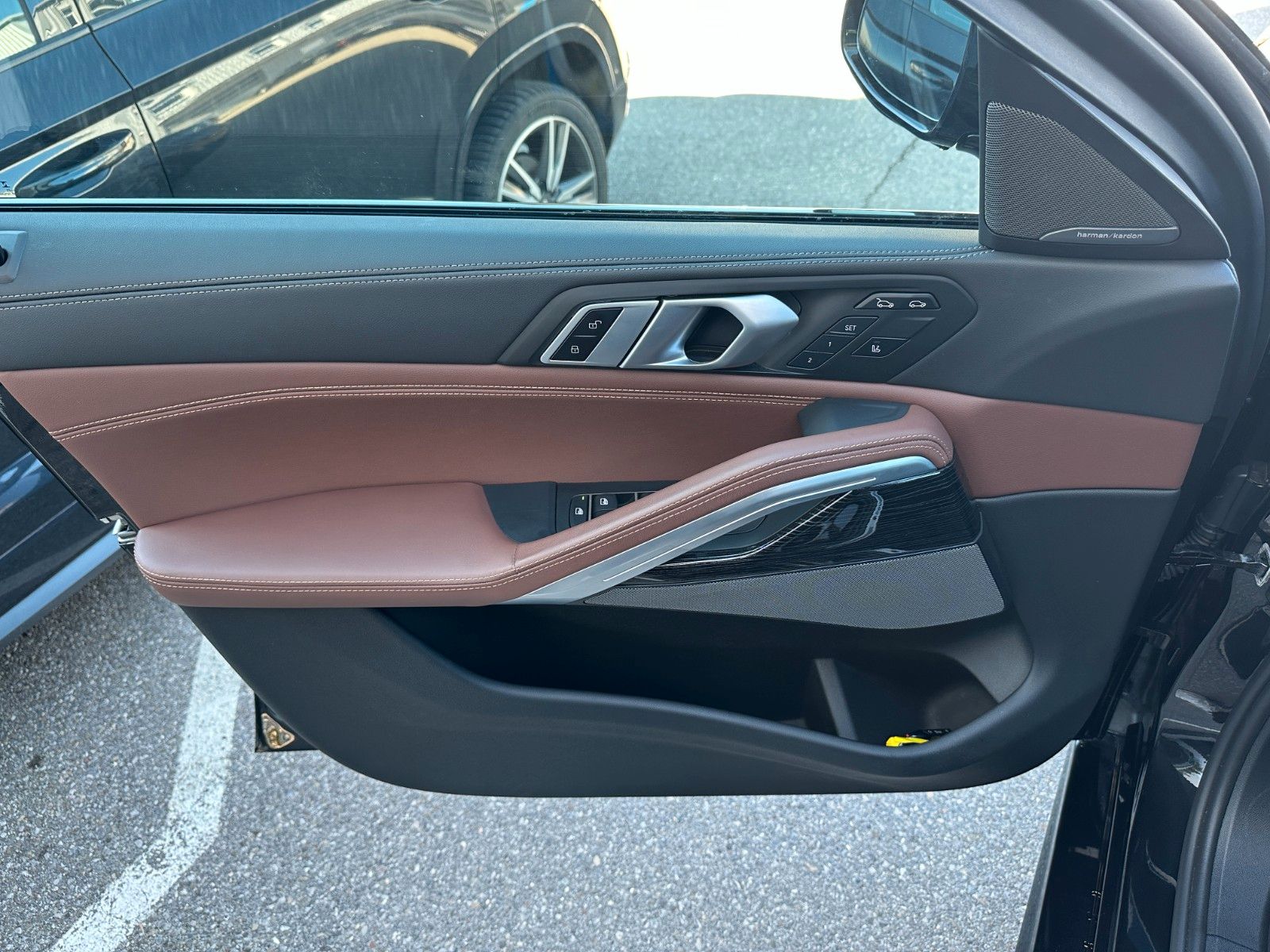 Fahrzeugabbildung BMW X6 30d xDrive MSport ACC,HUD,PANO,H&K,LUFT,Uws