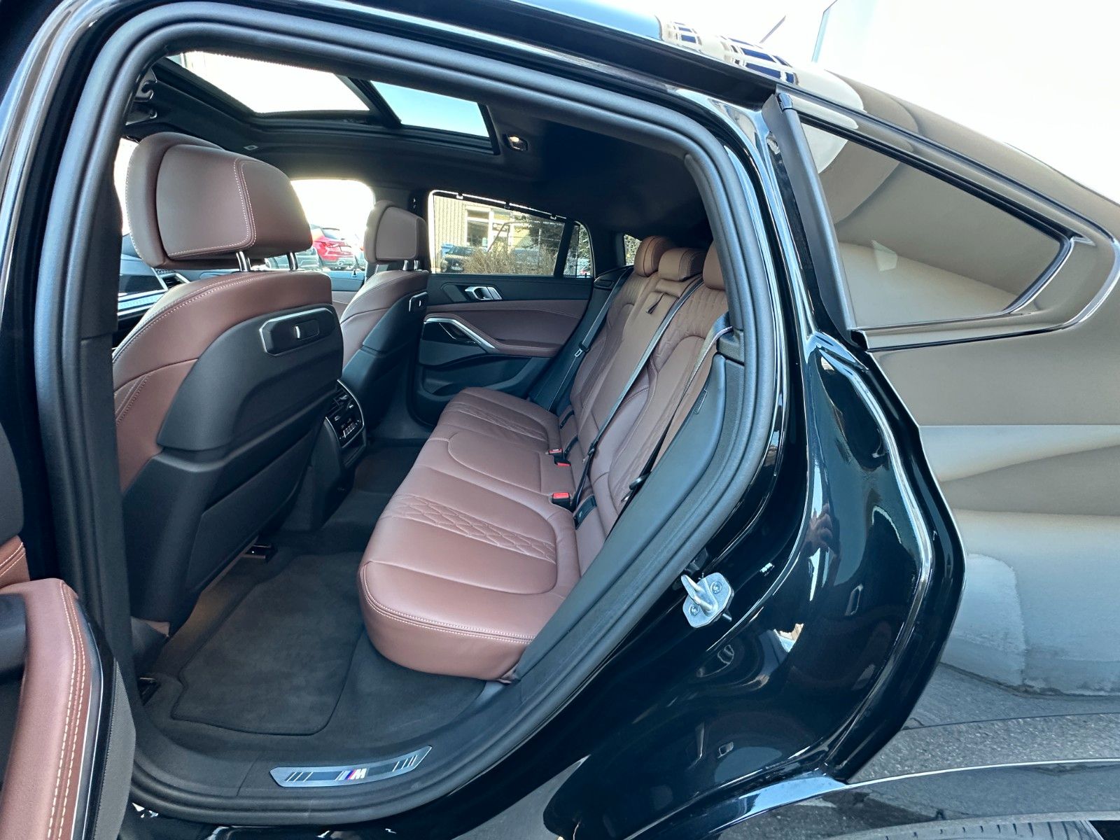 Fahrzeugabbildung BMW X6 30d xDrive MSport ACC,HUD,PANO,H&K,LUFT,Uws