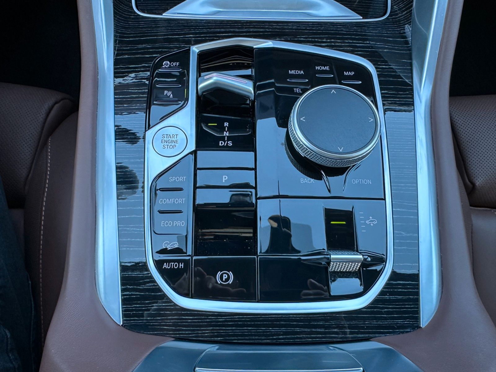 Fahrzeugabbildung BMW X6 30d xDrive MSport ACC,HUD,PANO,H&K,LUFT,Uws