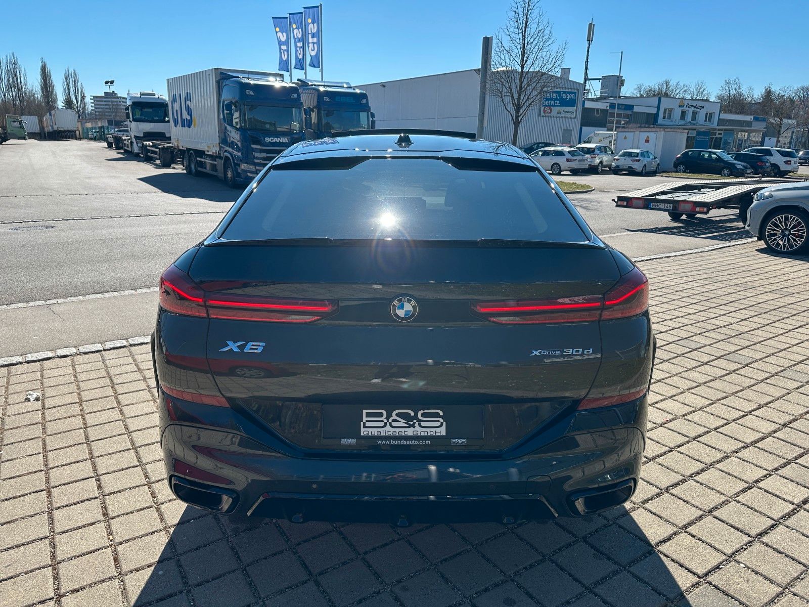 Fahrzeugabbildung BMW X6 30d xDrive MSport ACC,HUD,PANO,H&K,LUFT,Uws