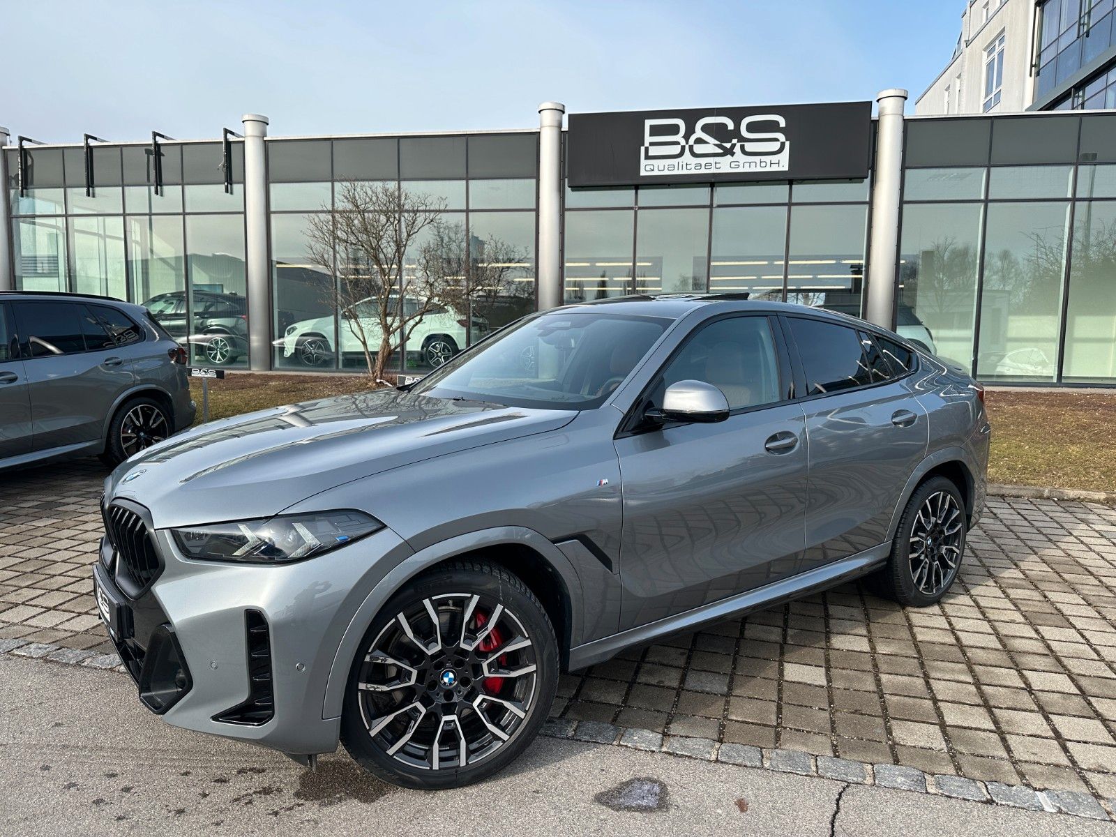 Fahrzeugabbildung BMW X6 40d xDrive MSport ACC,HUD,PANO,HARMAN,LUFT,