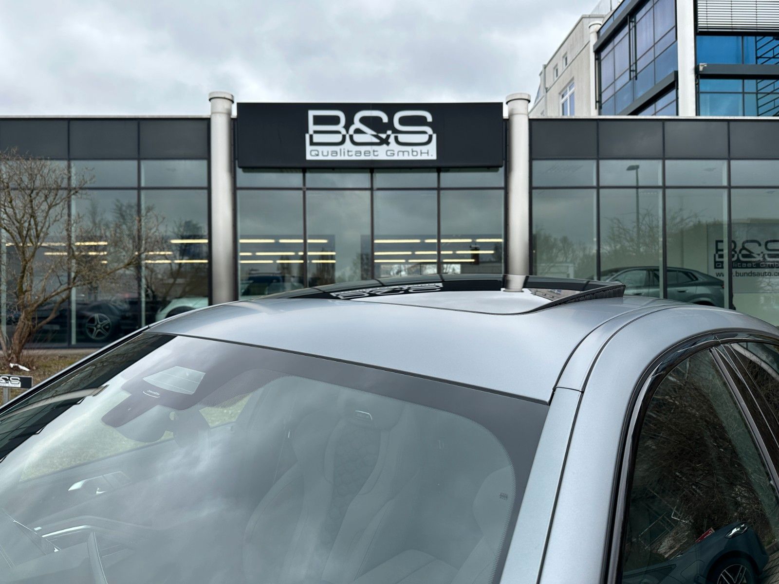 Fahrzeugabbildung BMW X6 M Competition ACC,HUD,PANO,B&W,SOFTCL,22",360