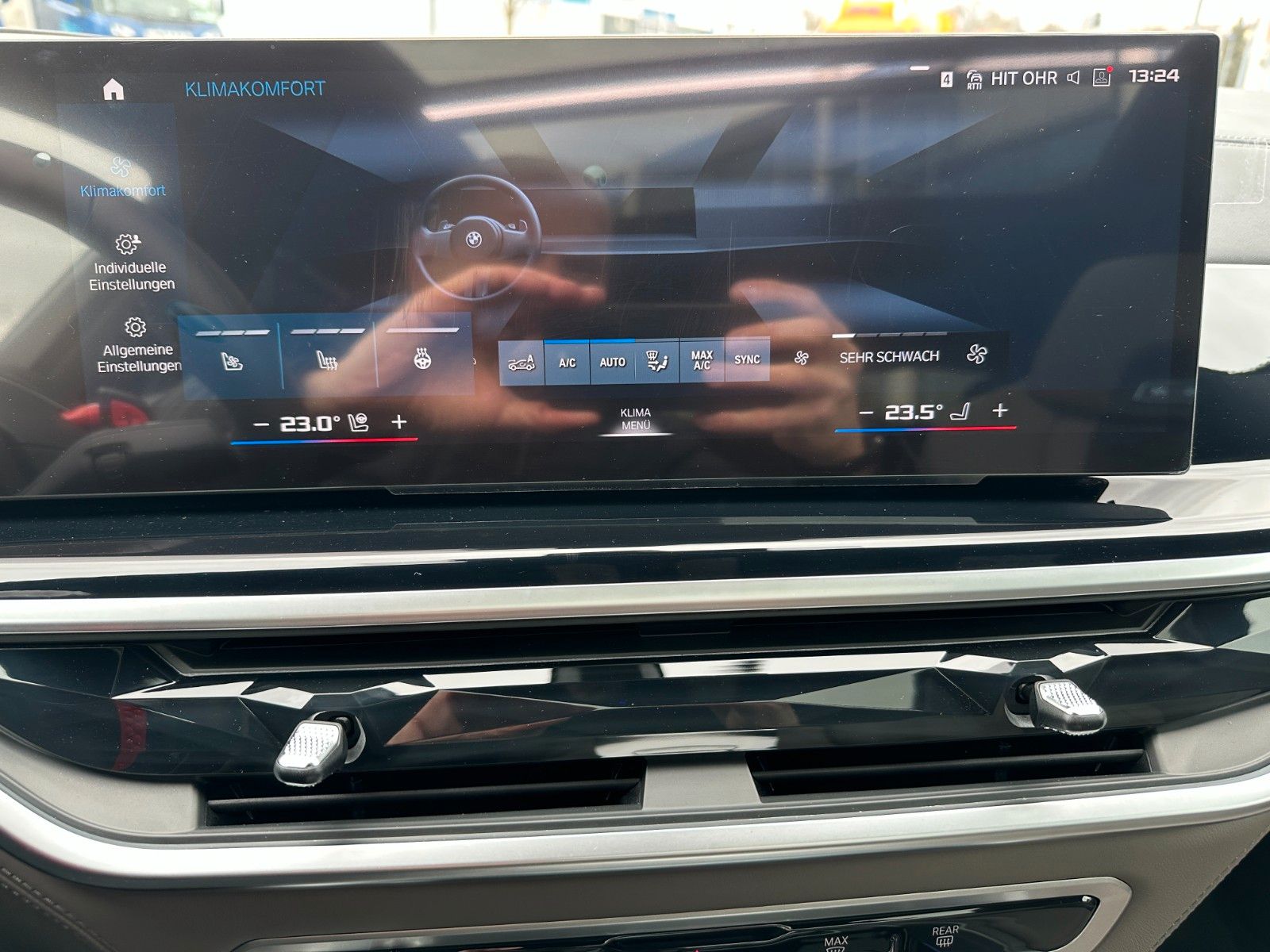 Fahrzeugabbildung BMW X6 M Competition ACC,HUD,PANO,B&W,SOFTCL,22",360