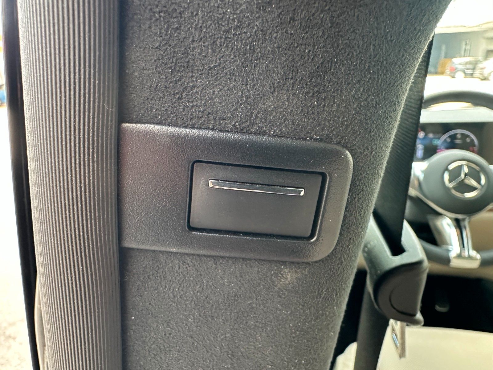 Fahrzeugabbildung Mercedes-Benz V 300d AMG EXCLUSIVE EDITION 4MATIC lang