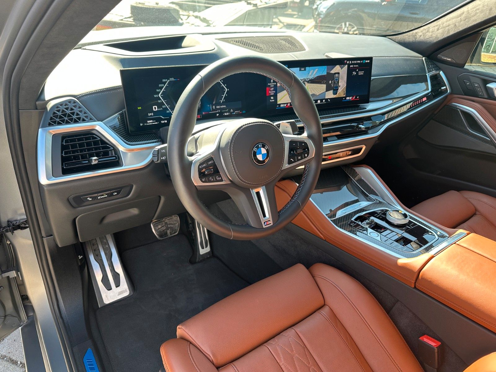 Fahrzeugabbildung BMW X6 M60i xDrive ACC,HUD,SKYL,H&K,AHK,SOFTCL,360..