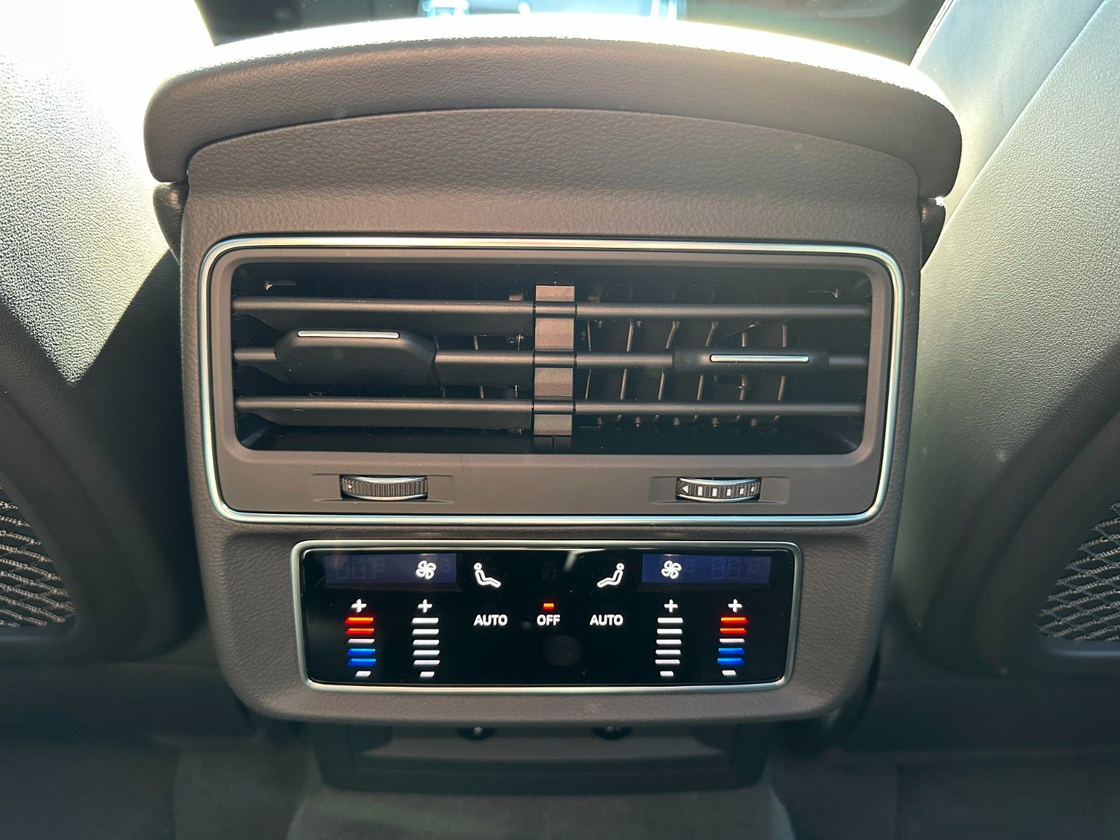 Fahrzeugabbildung Audi Q7 50TDI Sline ACC,PANO,B&O,LUFT,AHK,MATRIX,7s.
