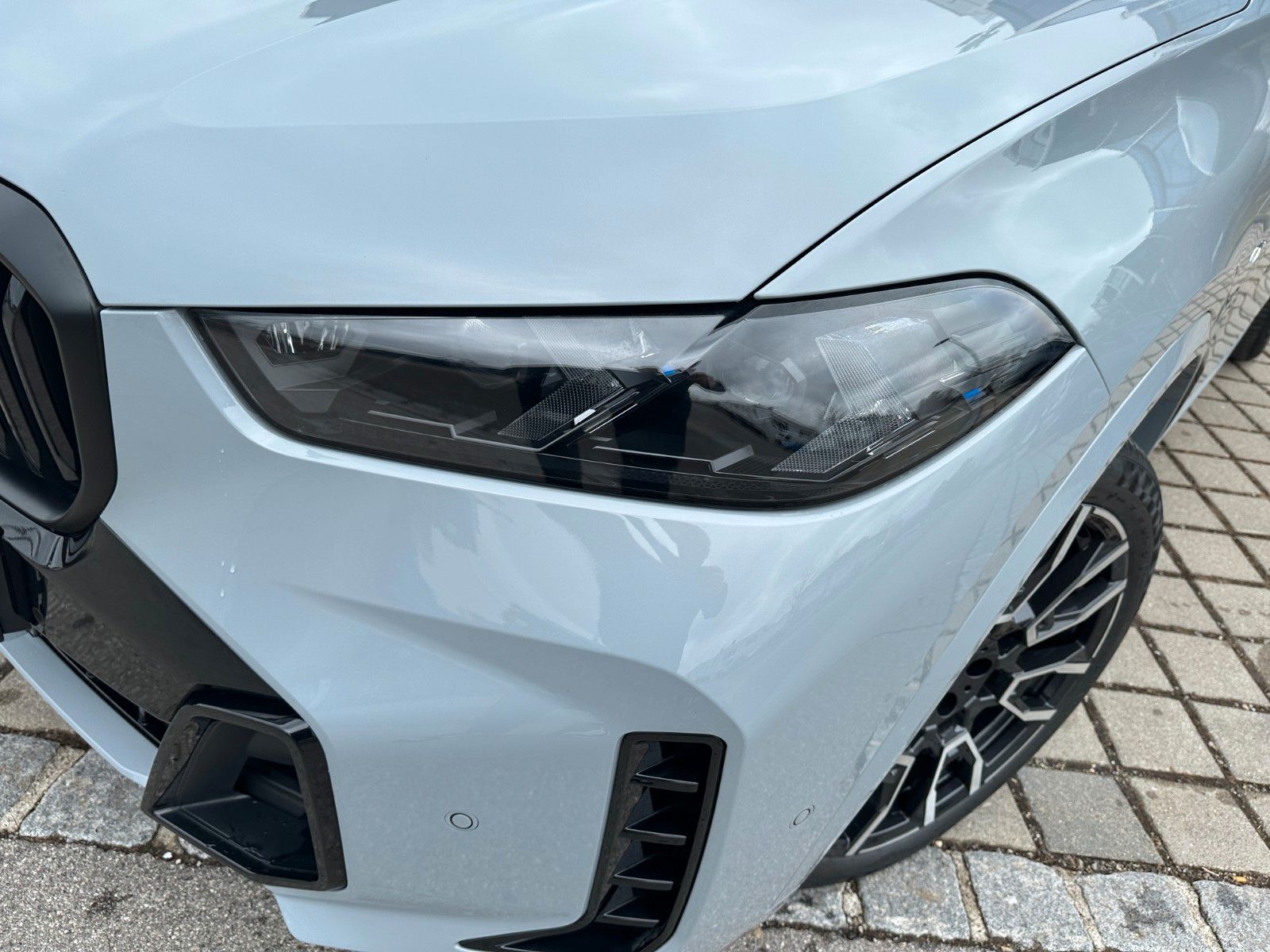 Fahrzeugabbildung BMW X5 50e xDrive MSport ACC,HUD,PANO,HARMAN,LUFT