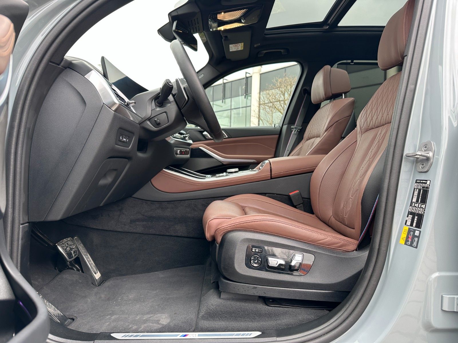 Fahrzeugabbildung BMW X5 50e xDrive MSport ACC,HUD,PANO,HARMAN,LUFT