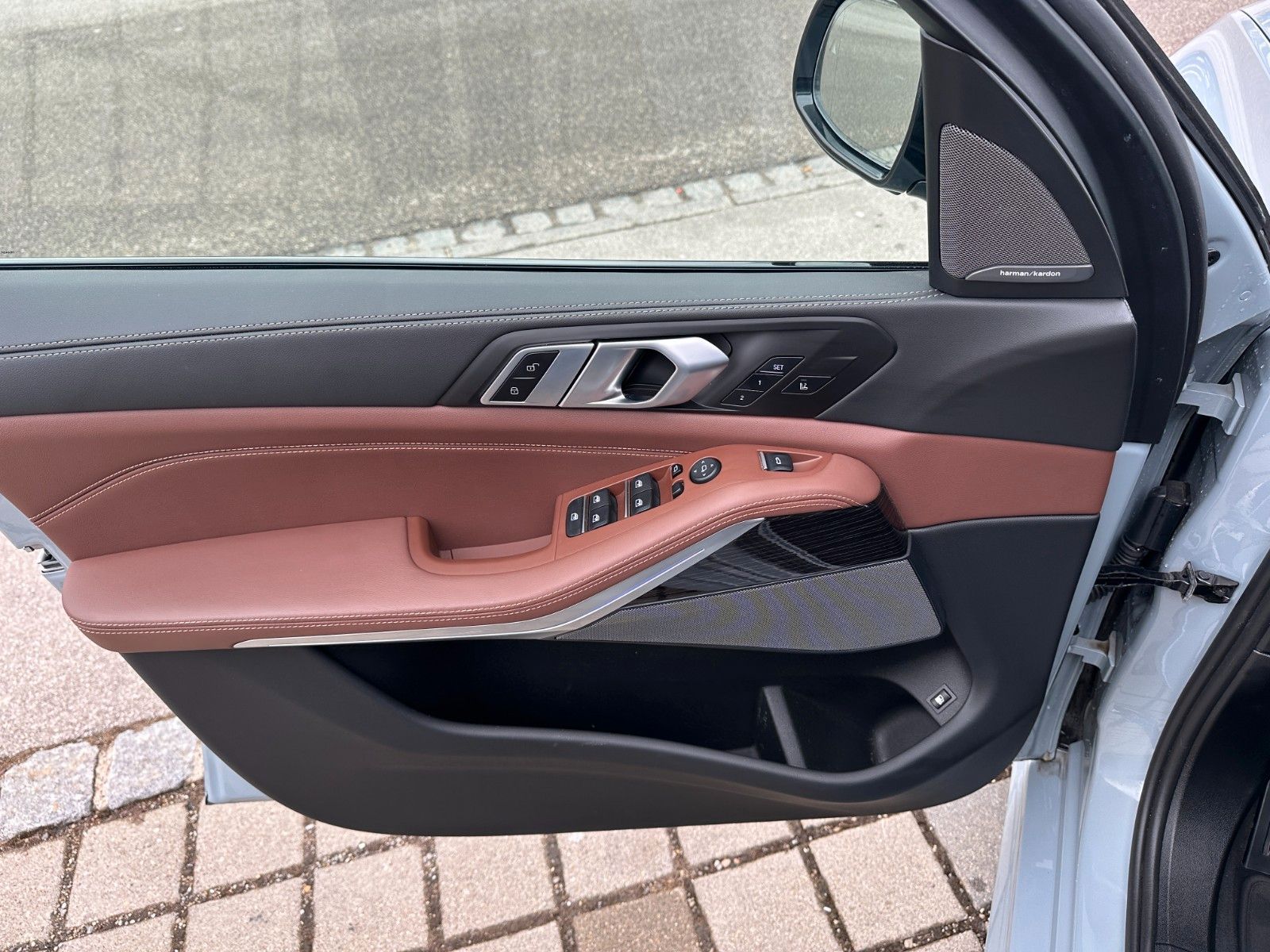 Fahrzeugabbildung BMW X5 50e xDrive MSport ACC,HUD,PANO,HARMAN,LUFT
