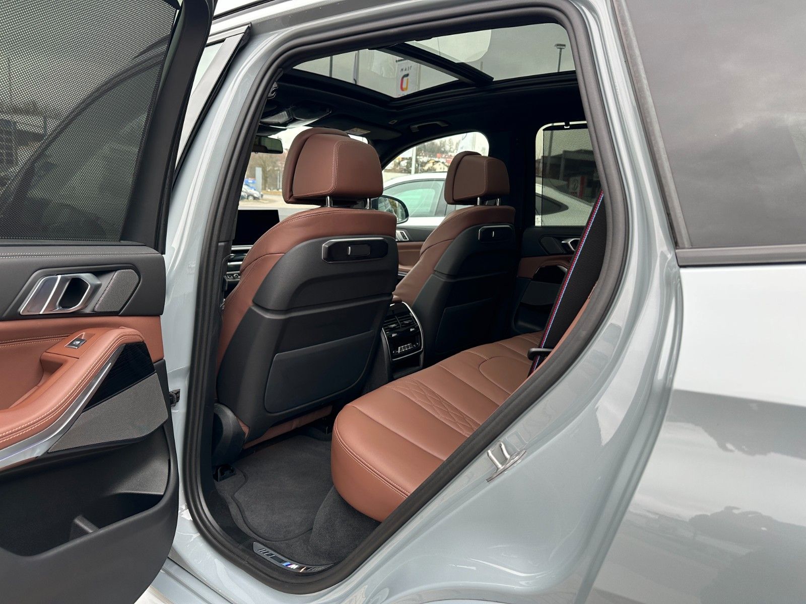 Fahrzeugabbildung BMW X5 50e xDrive MSport ACC,HUD,PANO,HARMAN,LUFT