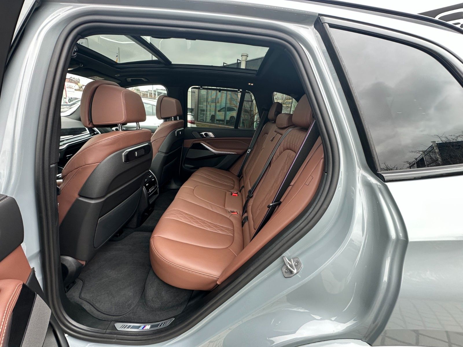 Fahrzeugabbildung BMW X5 50e xDrive MSport ACC,HUD,PANO,HARMAN,LUFT