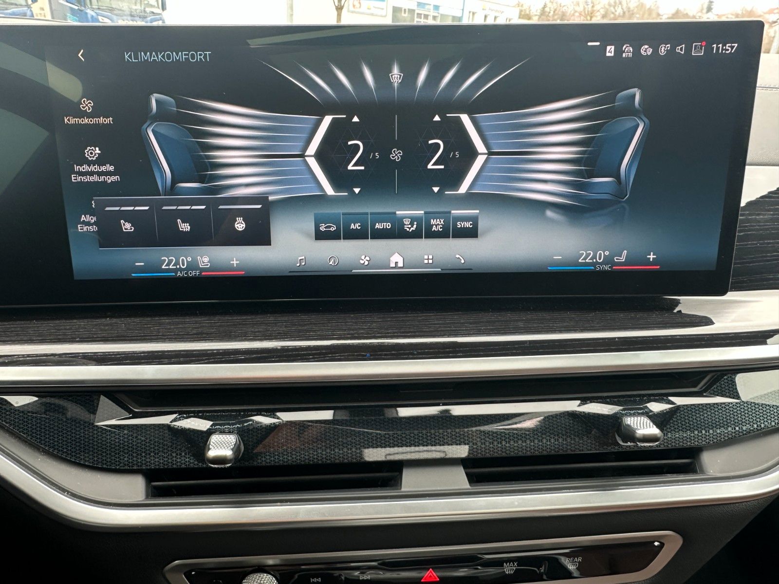 Fahrzeugabbildung BMW X5 50e xDrive MSport ACC,HUD,PANO,HARMAN,LUFT